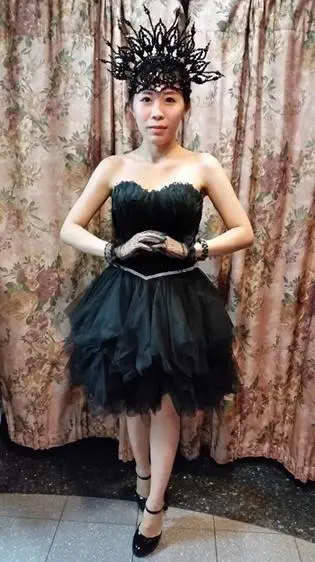 black 02